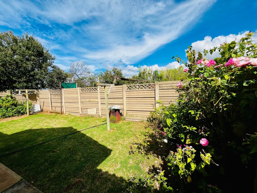 To Let 3 Bedroom Property for Rent in Bainsvlei Free State